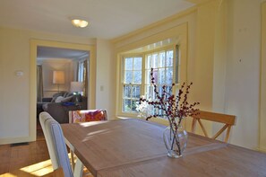 Dining - River Watch: Waterfront home with river views and a private dock. (Gloucester)