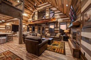TV, fireplace, video games - Alpine Mtn Lodge: Indoor Pool! VIEWS! Theater, Games, Wifi, near attractions! (Sevierville)