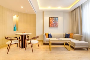 Junior Suite | Living room | TV