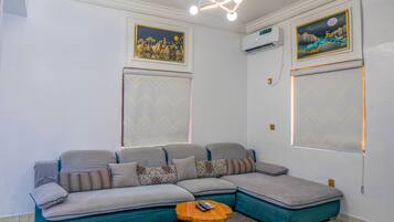 Luxury Suite | Living area