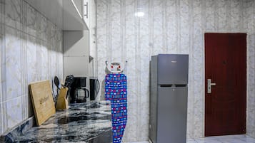Apartment | 1 bedroom, iron/ironing board, bed sheets