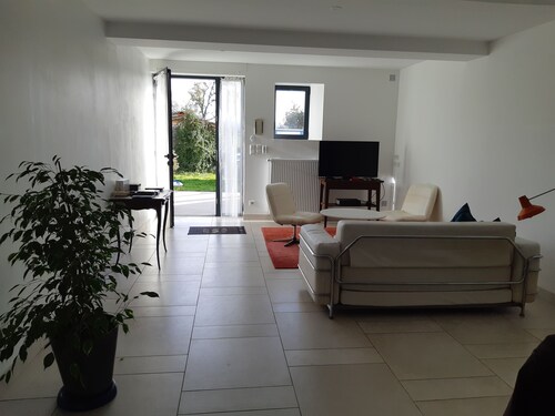 Charming house and ecology in the heart of lush greenery 45 'from Toulouse