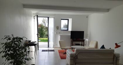 Charming house and ecology in the heart of lush greenery 45 'from Toulouse