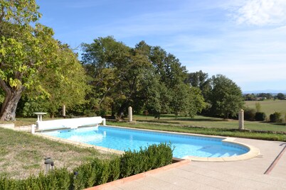 Charming house and ecology in the heart of lush greenery 45 'from Toulouse