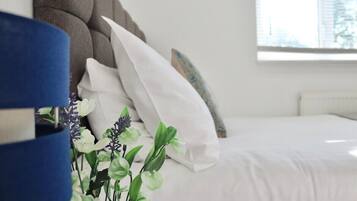 3 bedrooms, iron/ironing board, Internet, bed sheets