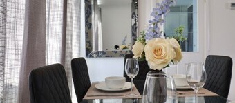 Skyvillion - Valley Way - 3Bed House in Stevenage