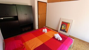 3 bedrooms, iron/ironing board, WiFi, bed sheets - Cozy and spacious apartment Gita for 5 people in Malinska (Malinska)