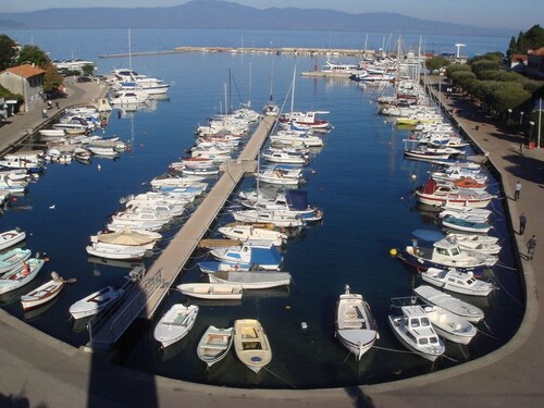 Apartment Norma for 6 persons near the beach and the center of Malinska