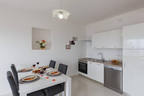 Departamento (One Bedroom Apartment with Terrace) | Comedor