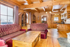 Villa, Multiple Beds | Living room