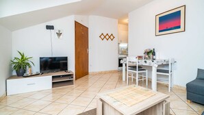 아파트 (One Bedroom Apartment) | 객실 내 식사 공간