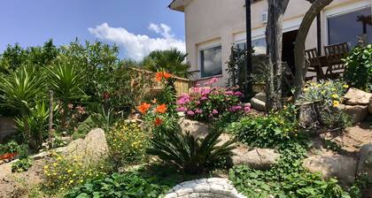 Beautiful house with terrace, open view, swimming pool, classified 3* Meublée de tourisme