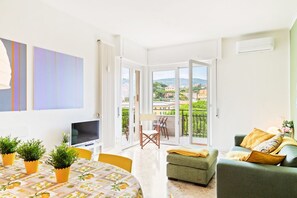 Apartment, 2 Schlafzimmer | Wohnzimmer