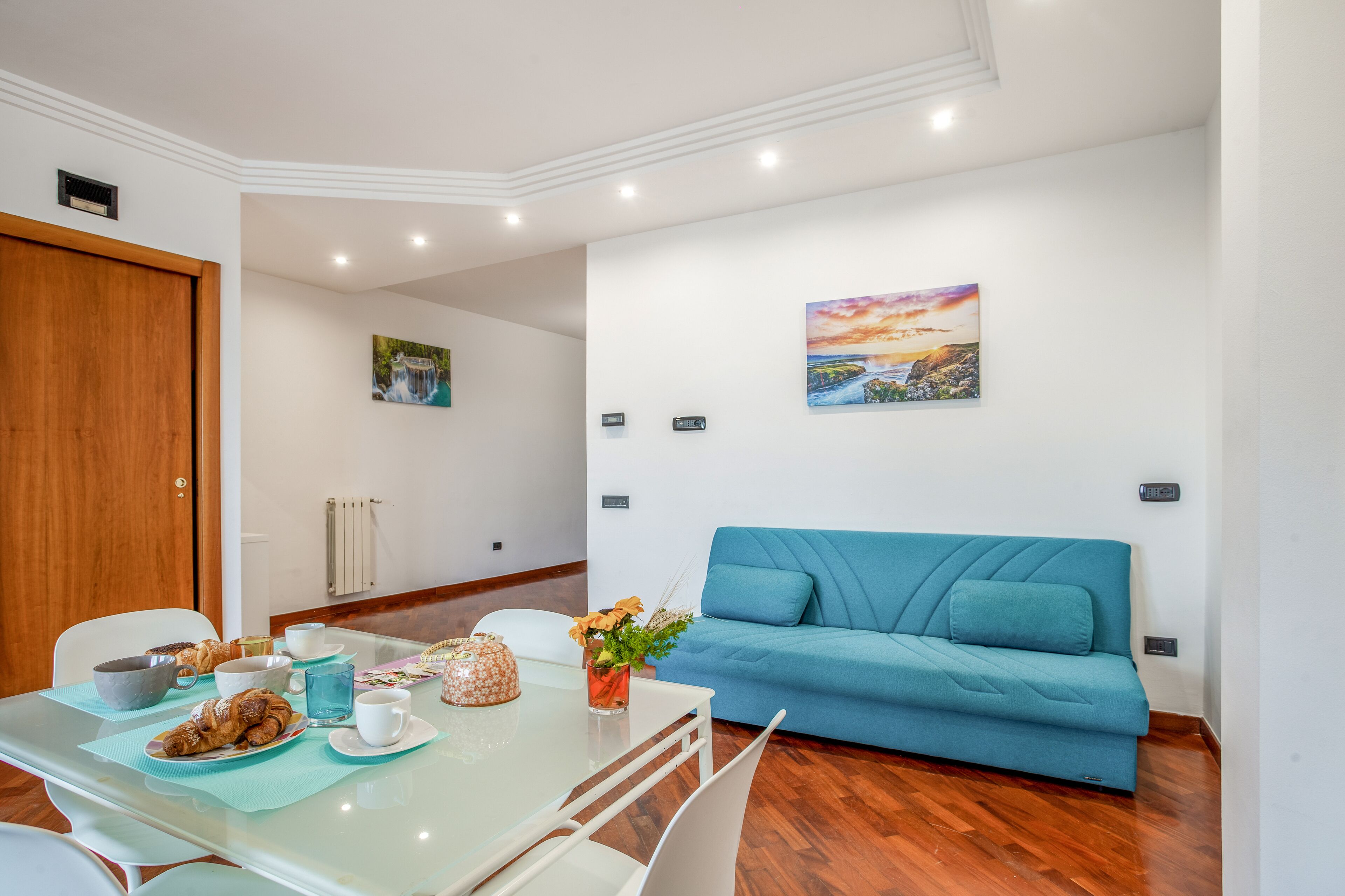 Appartamento, 2 camere da letto | Area soggiorno | TV a schermo piatto