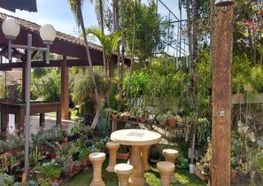 Outdoor dining - Chacara in Atibaia for rent with swimming pool with solar heater and wi-fi (Atibaia)