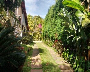 Property grounds - Chacara in Atibaia for rent with swimming pool with solar heater and wi-fi (Atibaia)