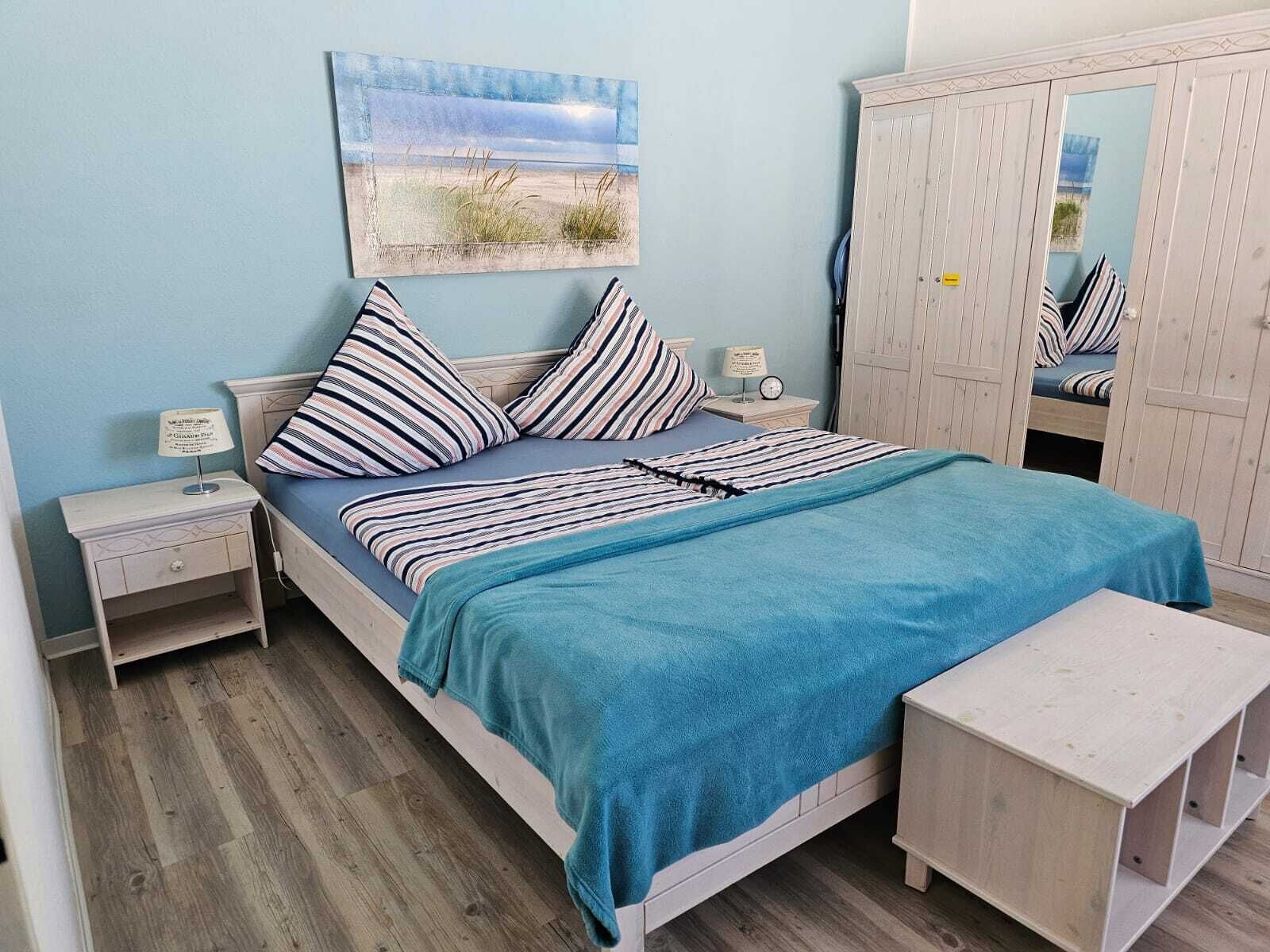 2 slaapkamers, een strijkplank/strijkijzer, reisbedje, wifi