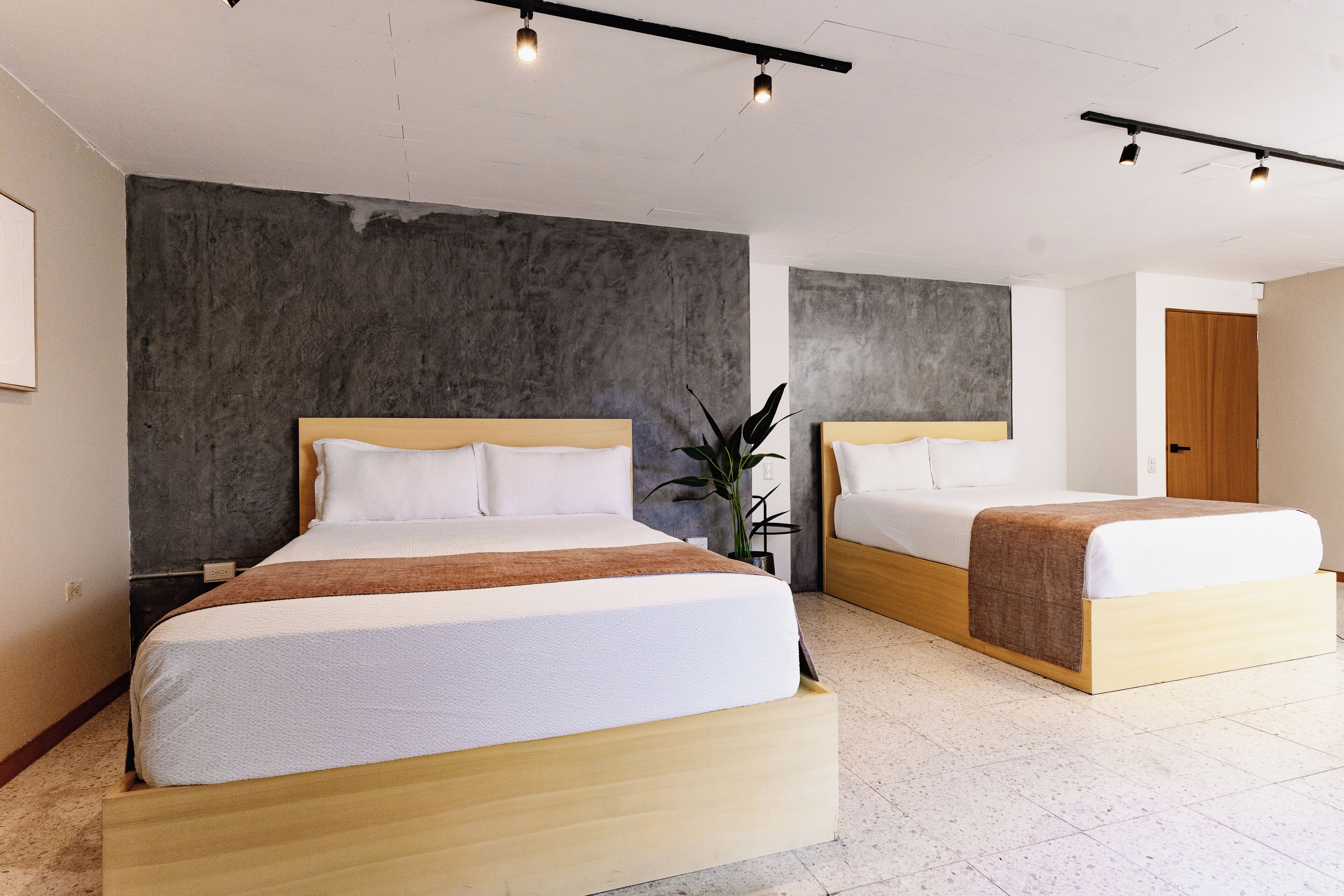 Chambre Deluxe, 2 grands lits | Wi-Fi gratuit, draps fournis