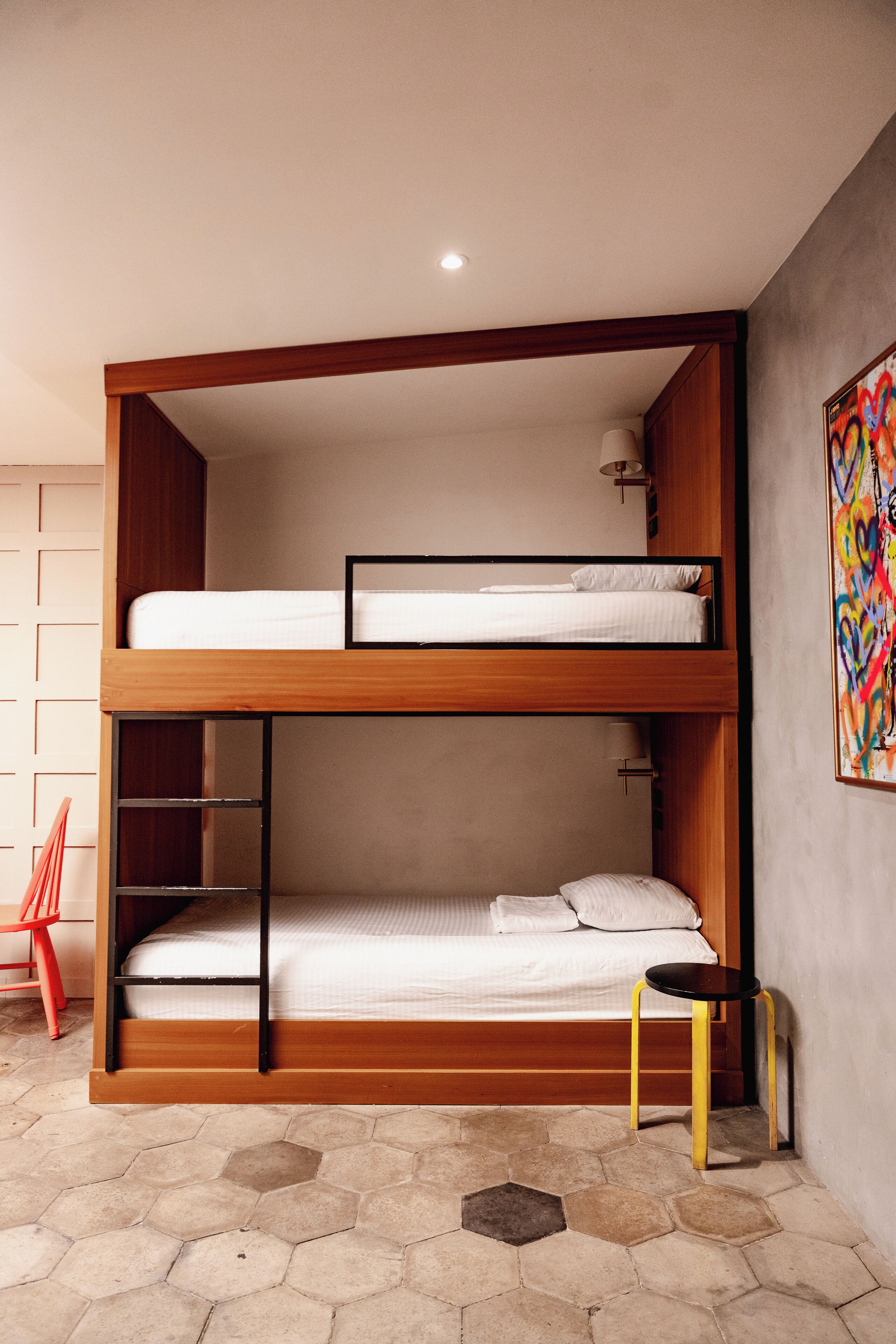 Quarto família, várias camas | Wi-Fi de cortesia, roupa de cama