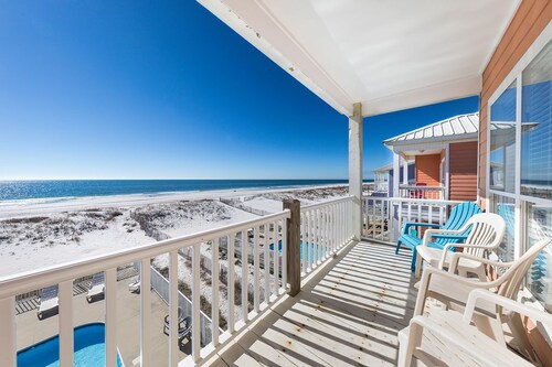 Beachfront/Pool! 5 bedroom! Book Now and Save!*Sleeps 12*