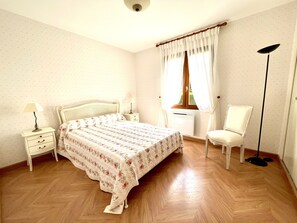 3 habitaciones, tabla de planchar con plancha y wifi gratis 