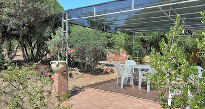 4km from the sea, family apartment with indoor parking and garden