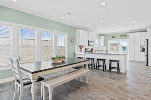 Unclassified image, 5 of 36, button