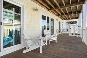 Terrace/patio - Escape to Sunset Serenity, a spacious 4BR 3BA retreat in beautiful Sunset Beach, NC. (Sunset Beach)