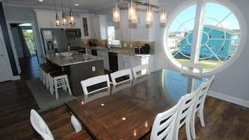 Microwave, oven, dishwasher, coffee/tea maker