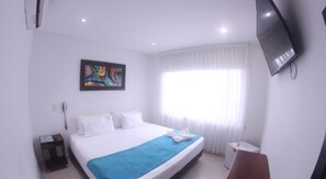 Kamar Double, 1 Tempat Tidur Queen | Brankas, Wi-Fi gratis, dan seprai linen