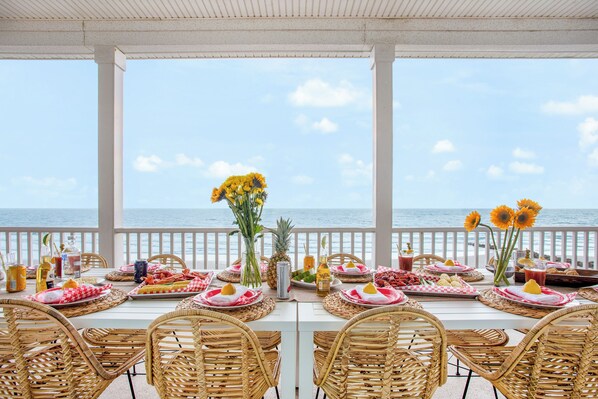 Outdoor dining