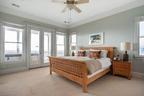 4 bedrooms, iron/ironing board, free WiFi, bed sheets - Poseidon By AvantStay | On The Beach! Two Ocean Facing Balconies & Hot Tub (Folly Beach)