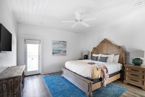 8 bedrooms, desk, iron/ironing board, free WiFi