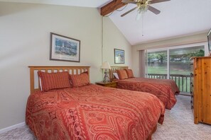 2 bedrooms, iron/ironing board, internet, bed sheets - Fairway Villa 0603 at Rumbling Bald (Lake Lure)
