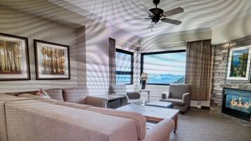 Télévision, cheminée