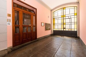 บริเวณประตูทางเข้า