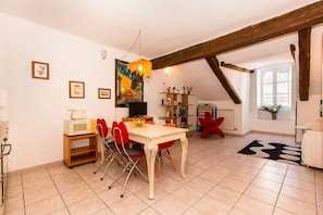 Apartment, 1 Bedroom | Living area