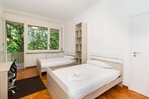 Free WiFi, bed sheets