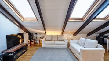 Studio | Living area
