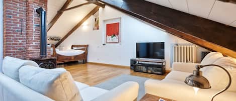 Studio | Living area