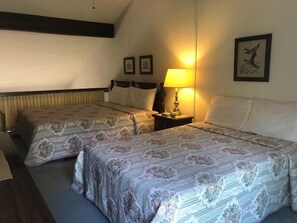 3 bedrooms, iron/ironing board, internet, bed sheets