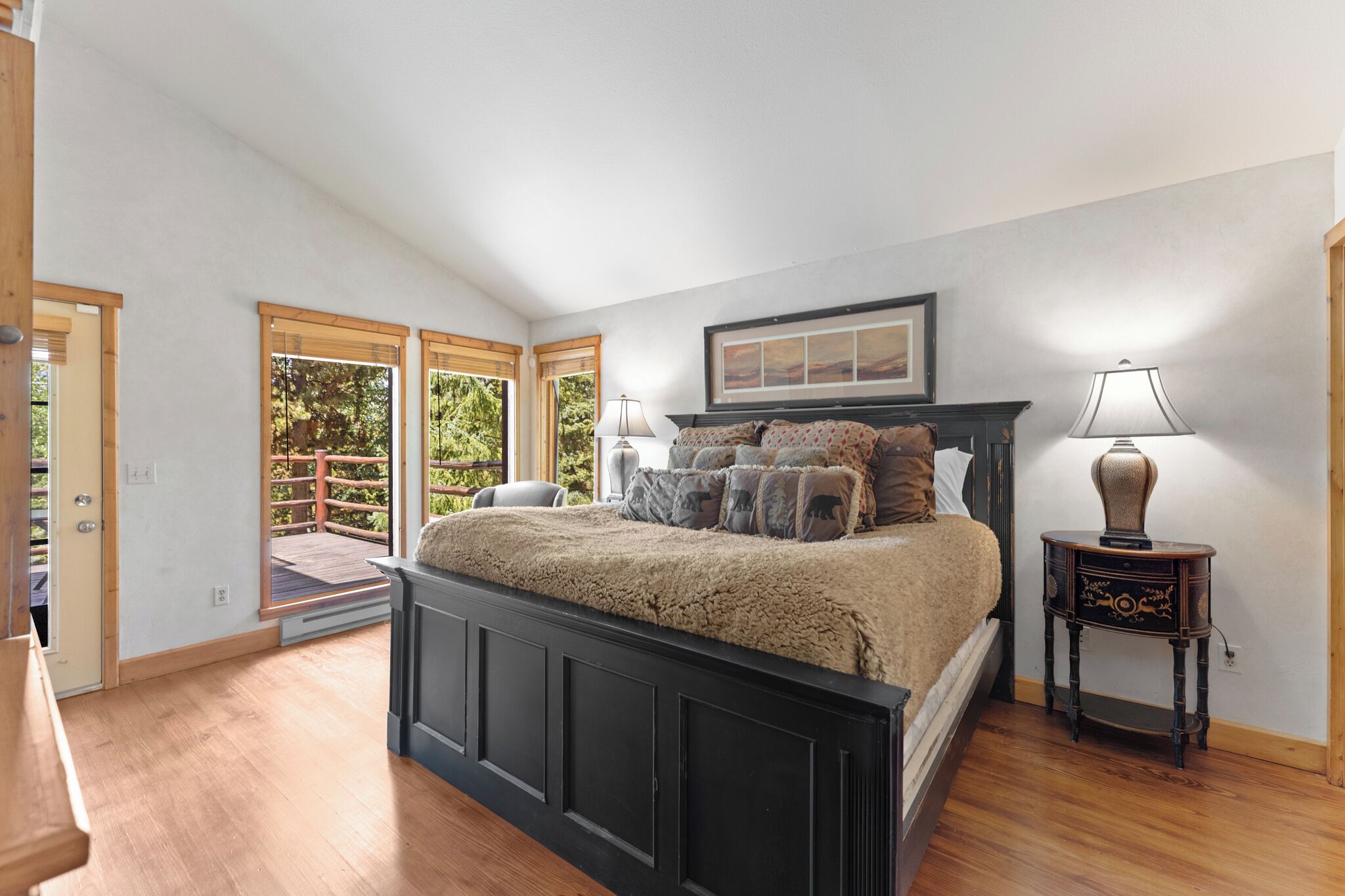 Rumah (6 Bedrooms) | Eksterior