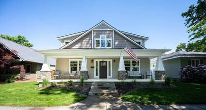 City Beach House| Best Location in Coeur d' Alene