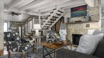 Smart TV, fireplace, DVD player