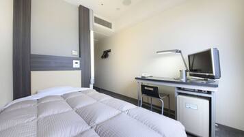 1 bedroom, desk, free WiFi, bed sheets