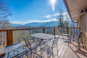 Outdoor dining - Stunning Smoky Mtn Views • Hot Tub • Game Room • Resort Pools (Gatlinburg)