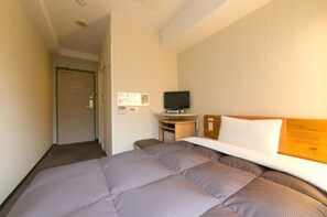 1 bedroom, desk, free WiFi, bed sheets