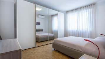 Apartment, 1 Bedroom | Iron/ironing board, free WiFi, bed sheets