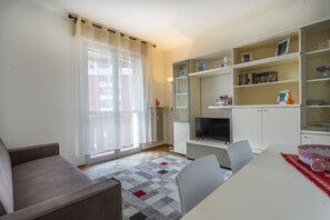 Apartment, 1 Bedroom | Living area
