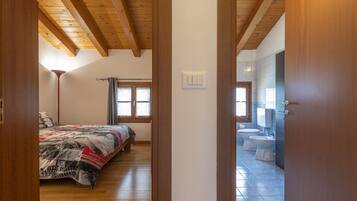 1 bedroom, iron/ironing board, free WiFi